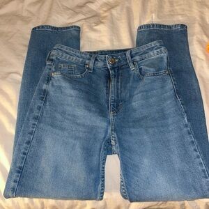 H&M Jeans : Dark Wash & Straight Leg